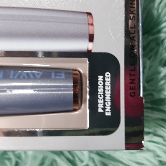 ((NEW)) Finishing Touch- Flawless Brows - Picture 5 of 15